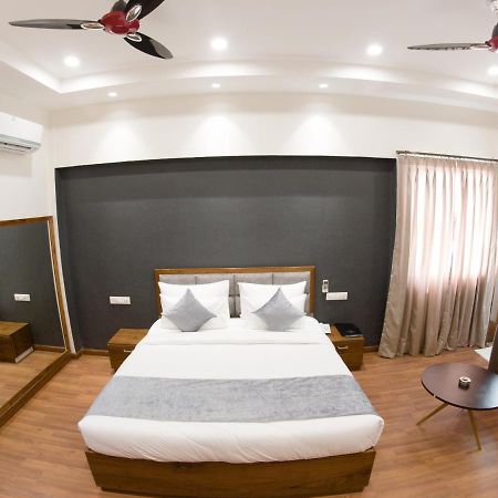 Hotel Vishal Imperial Rohtak Exterior photo