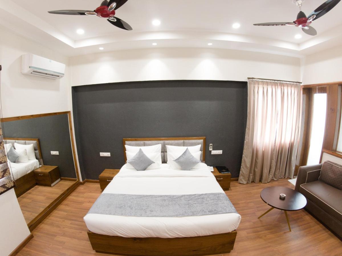 Hotel Vishal Imperial Rohtak Exterior photo