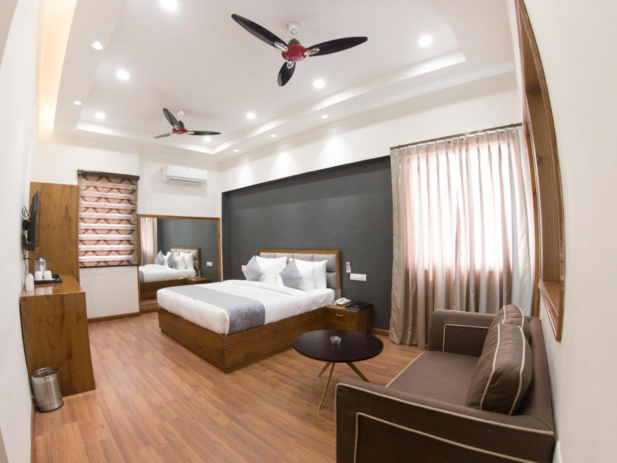 Hotel Vishal Imperial Rohtak Exterior photo